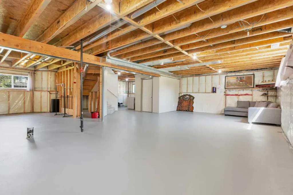 7 Firdale Close Sylvan Lake AB T4S 2M1