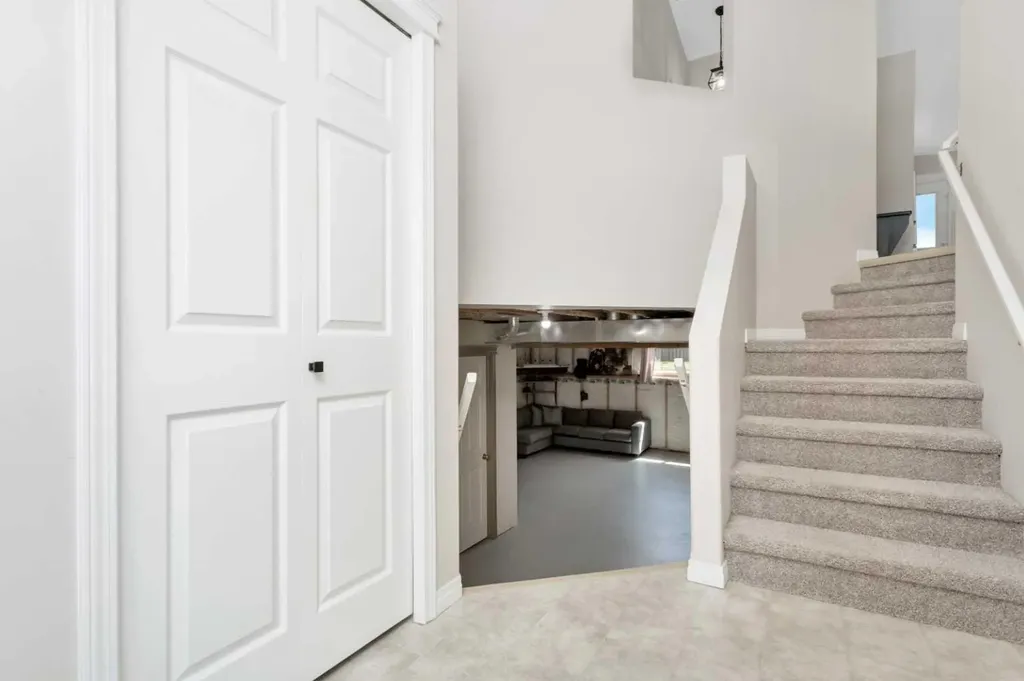 7 Firdale Close Sylvan Lake AB T4S 2M1