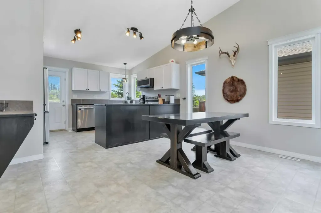 7 Firdale Close Sylvan Lake AB T4S 2M1