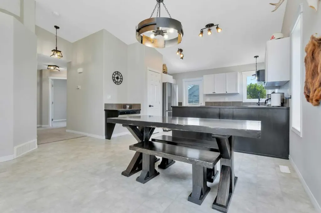 7 Firdale Close Sylvan Lake AB T4S 2M1