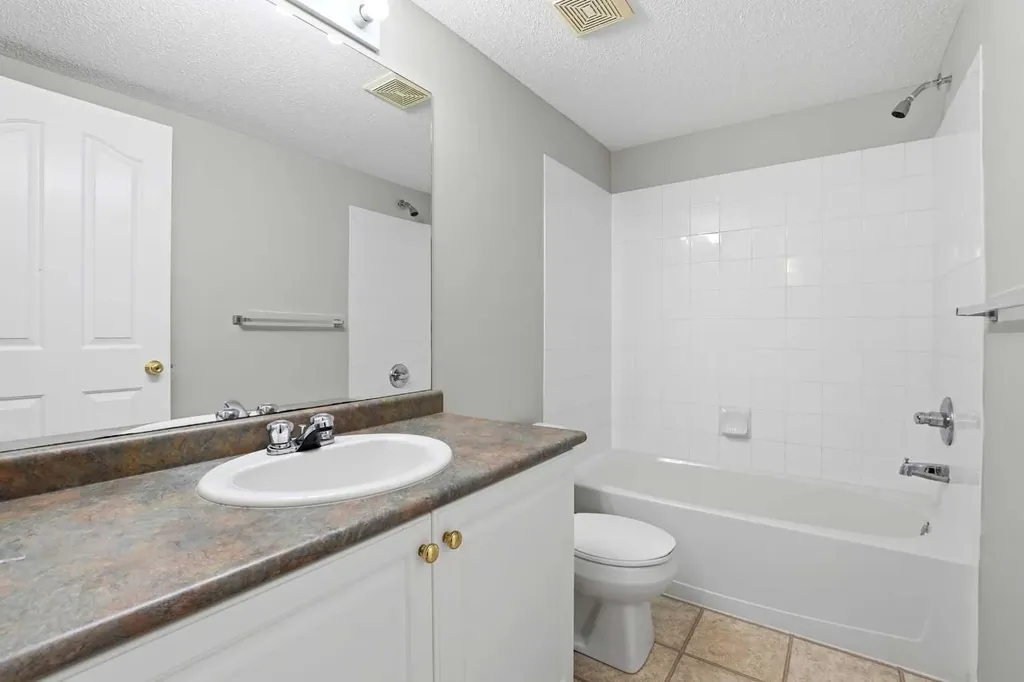 60 Lawford Avenue Red Deer AB T4R 3E9