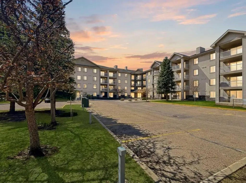 60 Lawford Avenue Red Deer AB T4R 3E9