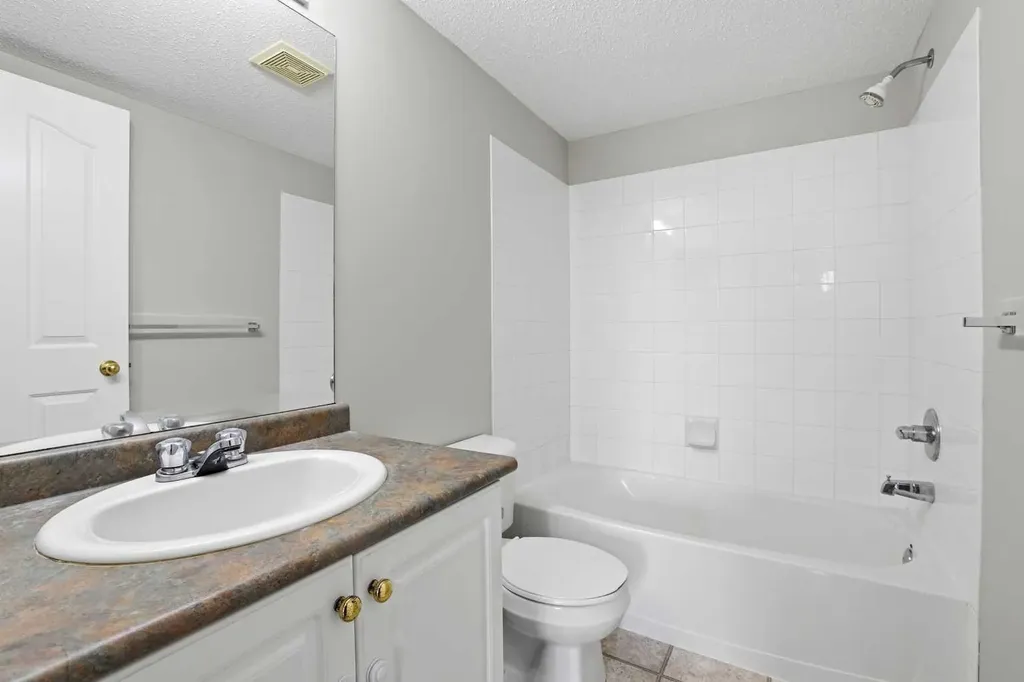 60 Lawford Avenue Red Deer AB T4R 3E9