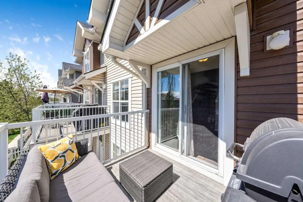 43 Toscana Gardens NW Calgary AB T3L 3C2