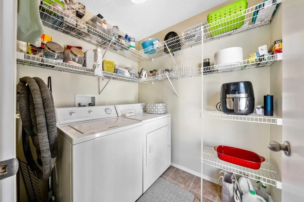 43 Toscana Gardens NW Calgary AB T3L 3C2