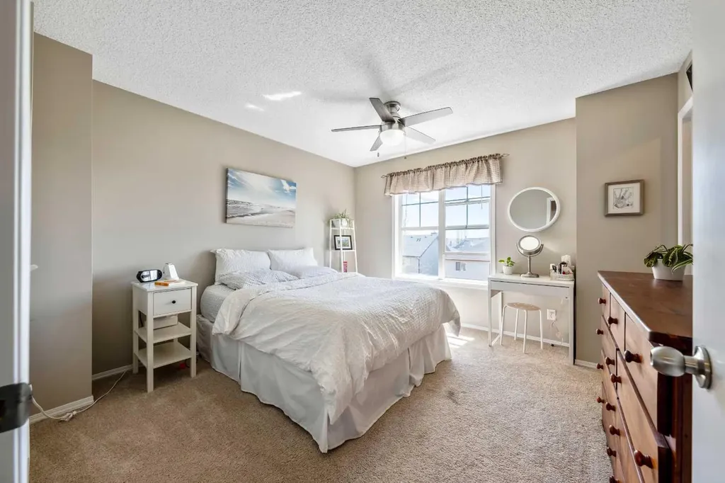 43 Toscana Gardens NW Calgary AB T3L 3C2