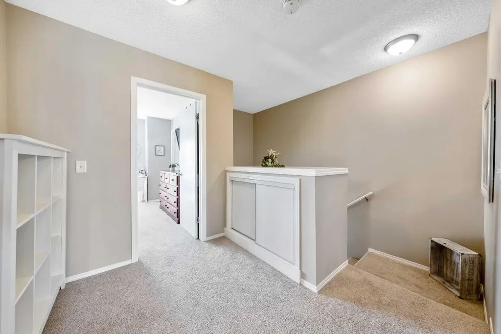 43 Toscana Gardens NW Calgary AB T3L 3C2