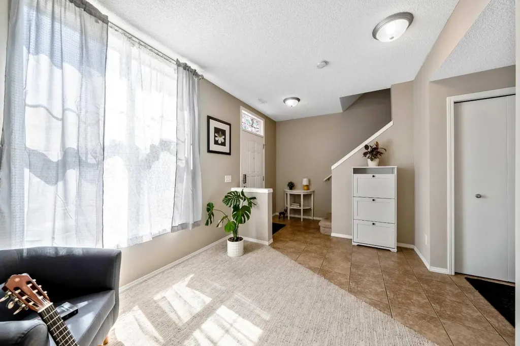 43 Toscana Gardens NW Calgary AB T3L 3C2