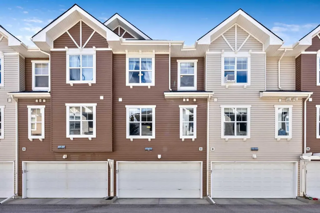 43 Toscana Gardens NW Calgary AB T3L 3C2