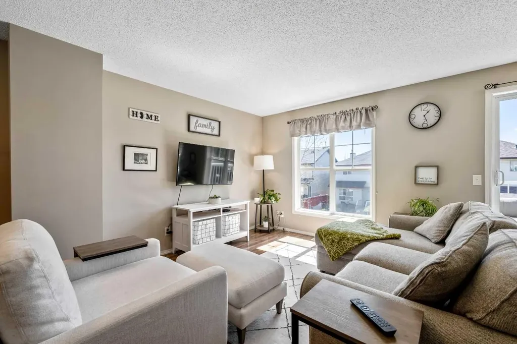 43 Toscana Gardens NW Calgary AB T3L 3C2