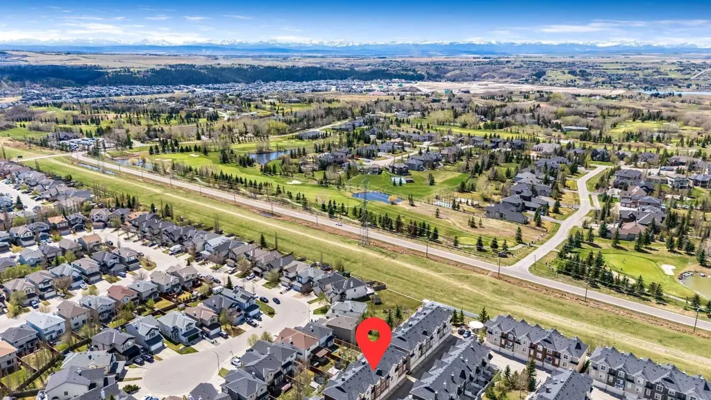 43 Toscana Gardens NW Calgary AB T3L 3C2