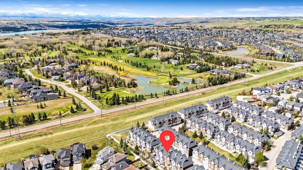 43 Toscana Gardens NW Calgary AB T3L 3C2
