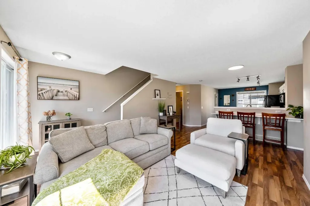 43 Toscana Gardens NW Calgary AB T3L 3C2