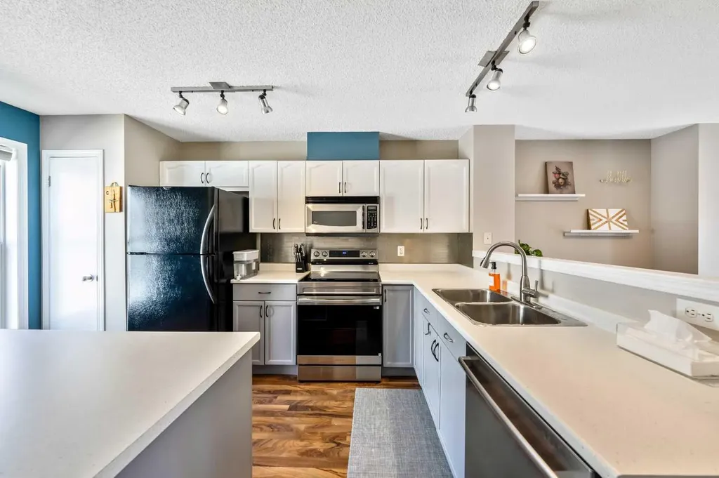 43 Toscana Gardens NW Calgary AB T3L 3C2