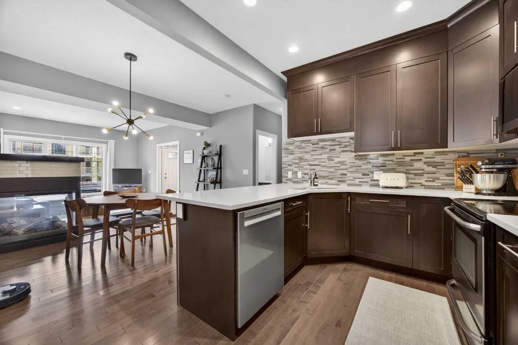 129 12 Avenue NW Calgary AB T2M 0C4