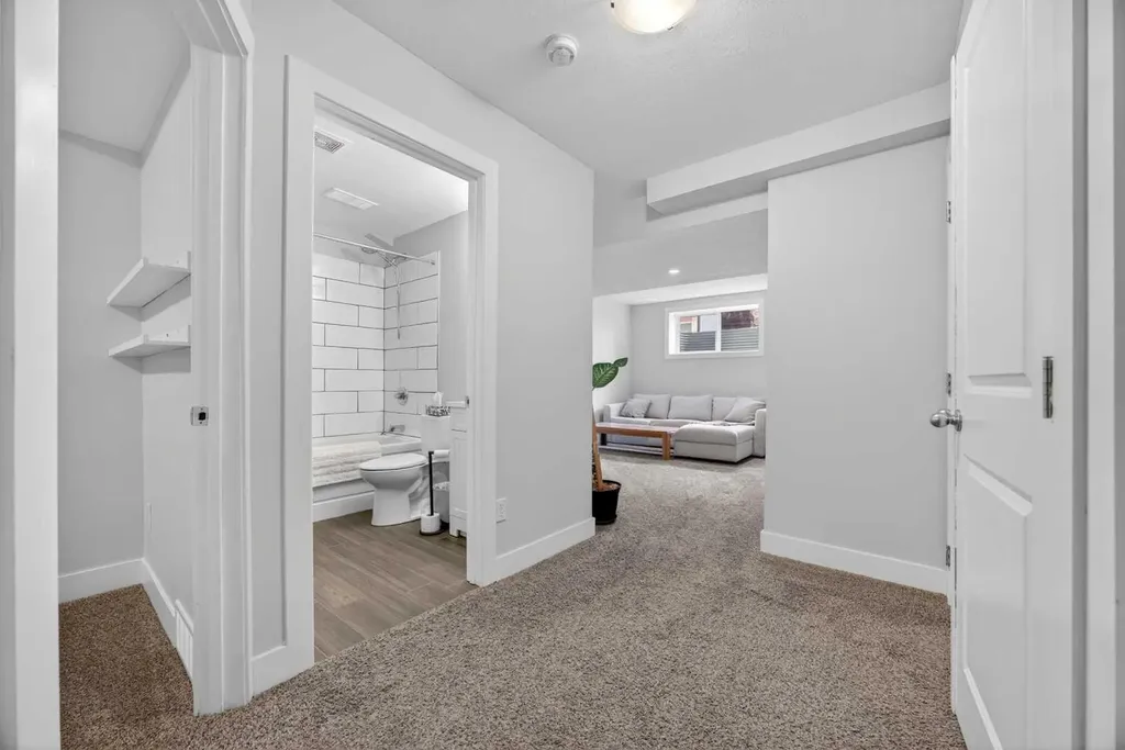 129 12 Avenue NW Calgary AB T2M 0C4
