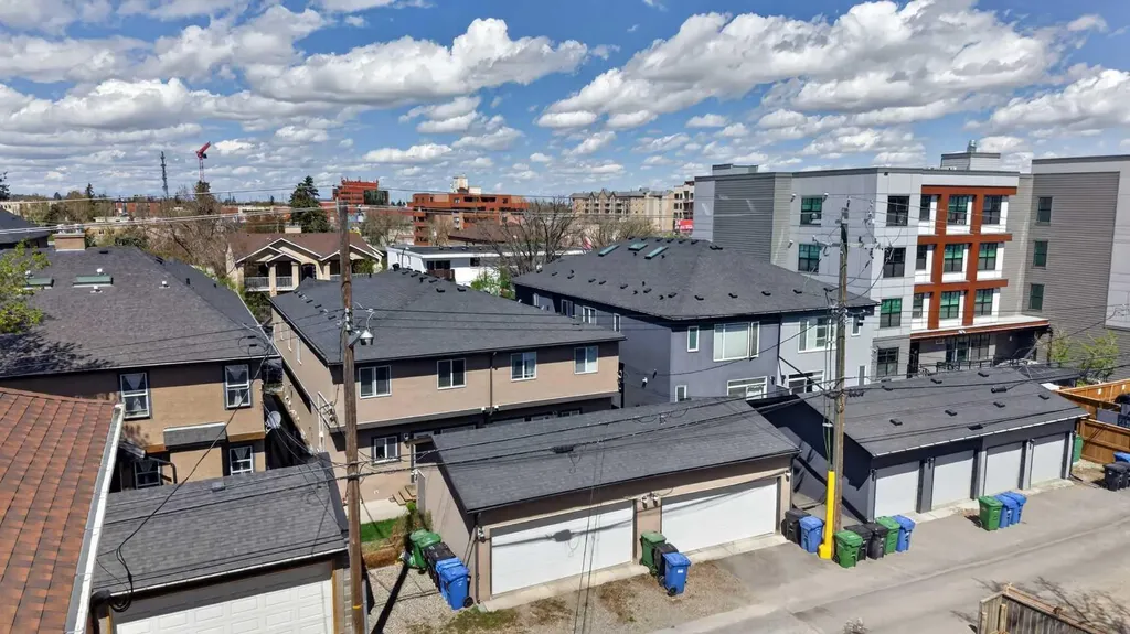 129 12 Avenue NW Calgary AB T2M 0C4