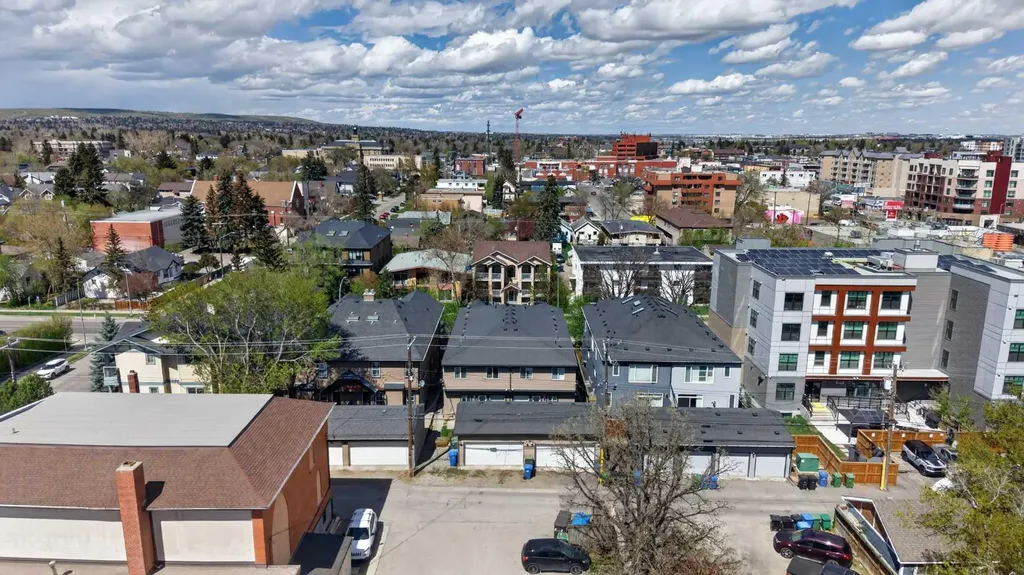 129 12 Avenue NW Calgary AB T2M 0C4