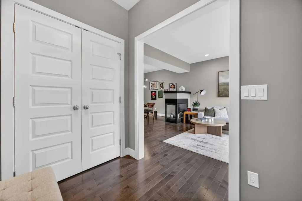 129 12 Avenue NW Calgary AB T2M 0C4