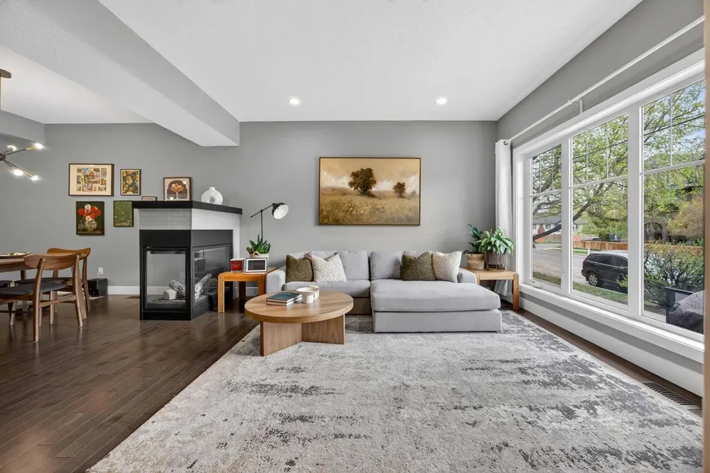 129 12 Avenue NW Calgary AB T2M 0C4