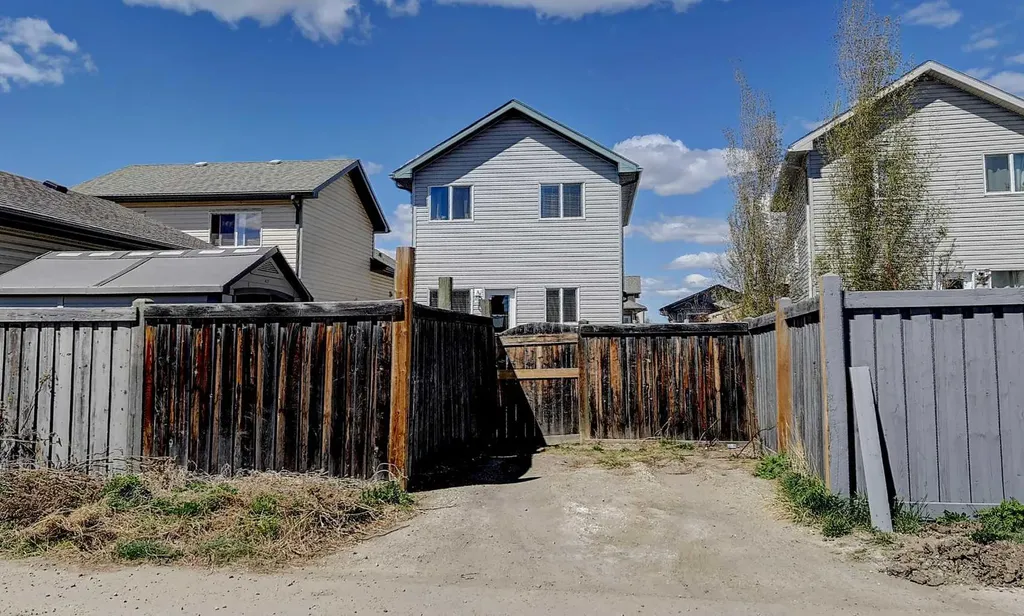 11245 75 Avenue Grande Prairie AB T8W0C5
