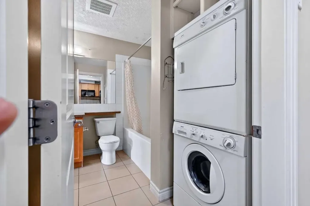 60 Royal Oak Plaza NW Calgary AB T3G 0A7