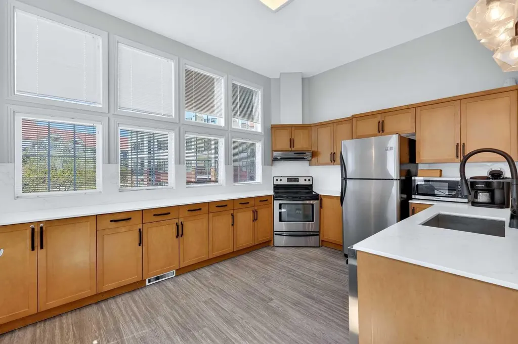 60 Royal Oak Plaza NW Calgary AB T3G 0A7
