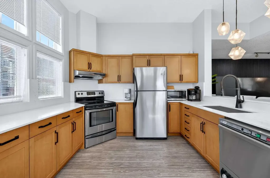 60 Royal Oak Plaza NW Calgary AB T3G 0A7