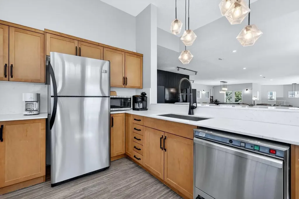 60 Royal Oak Plaza NW Calgary AB T3G 0A7