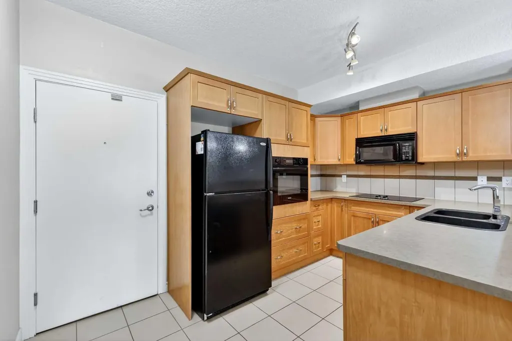 60 Royal Oak Plaza NW Calgary AB T3G 0A7