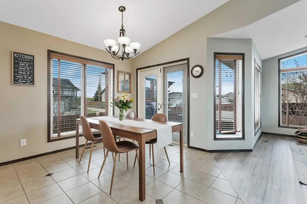 50 Wilkinson Circle Sylvan Lake AB T4S 2N8