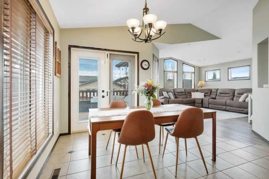 50 Wilkinson Circle Sylvan Lake AB T4S 2N8