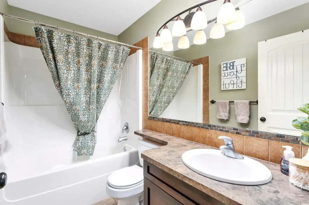 50 Wilkinson Circle Sylvan Lake AB T4S 2N8