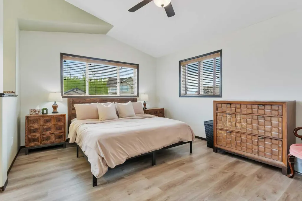 50 Wilkinson Circle Sylvan Lake AB T4S 2N8