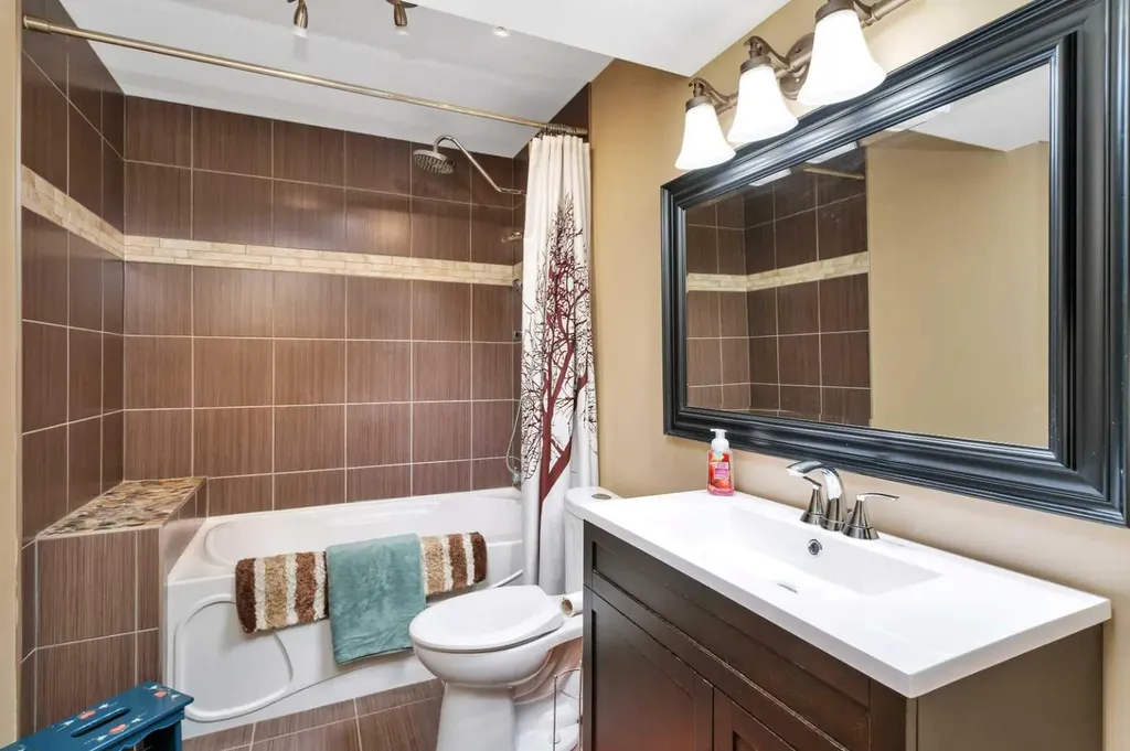 50 Wilkinson Circle Sylvan Lake AB T4S 2N8
