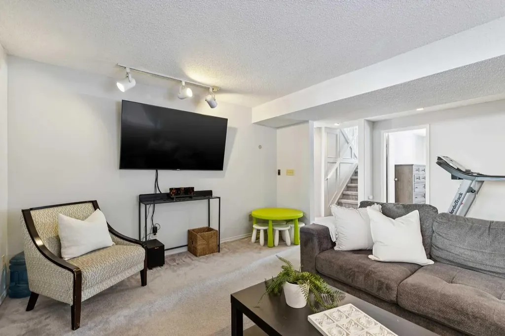 304 Marquis Place SE Airdrie AB T4A 1X9