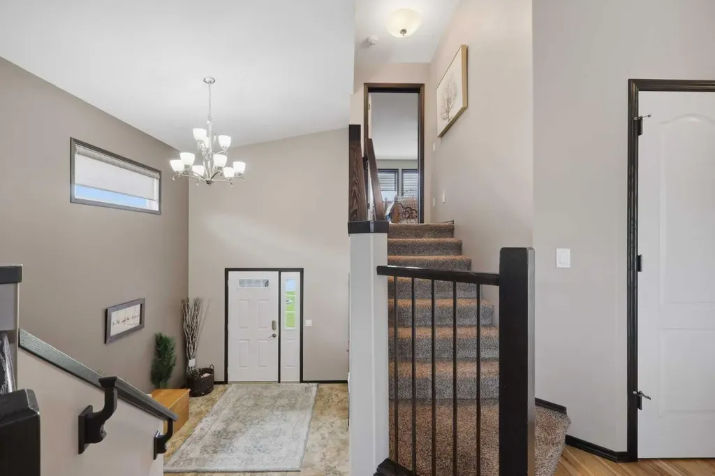 182 Robinson Avenue Penhold AB T0M 1R0