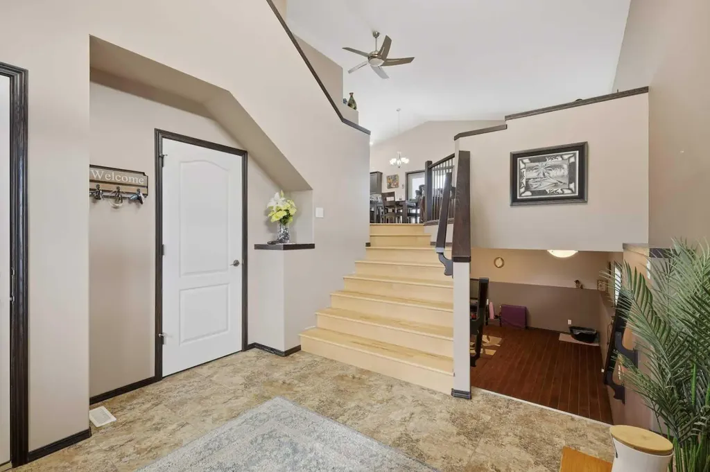 182 Robinson Avenue Penhold AB T0M 1R0