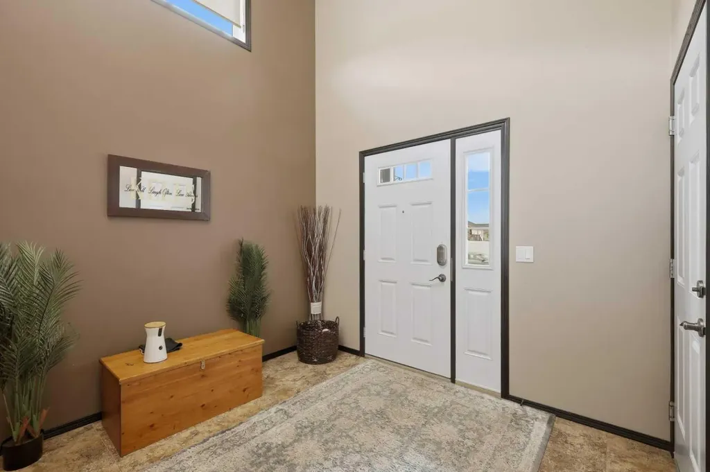182 Robinson Avenue Penhold AB T0M 1R0