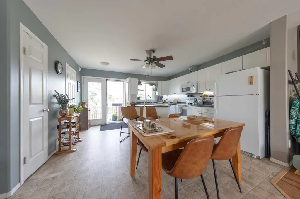 4811 47 Avenue Lloydminster SK S9V0T9
