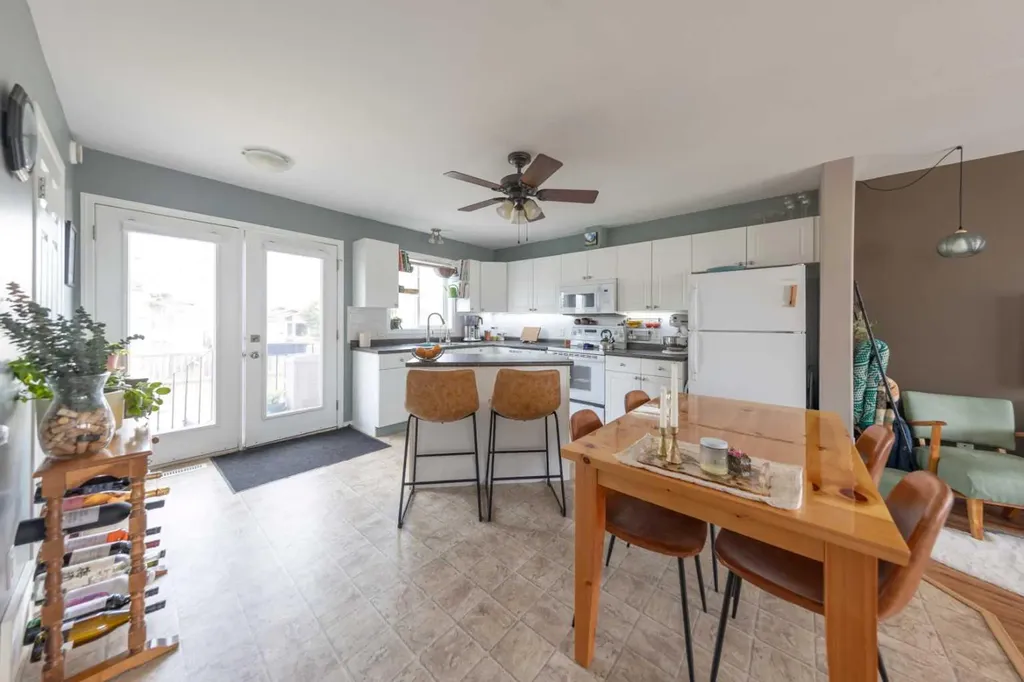 4811 47 Avenue Lloydminster SK S9V0T9