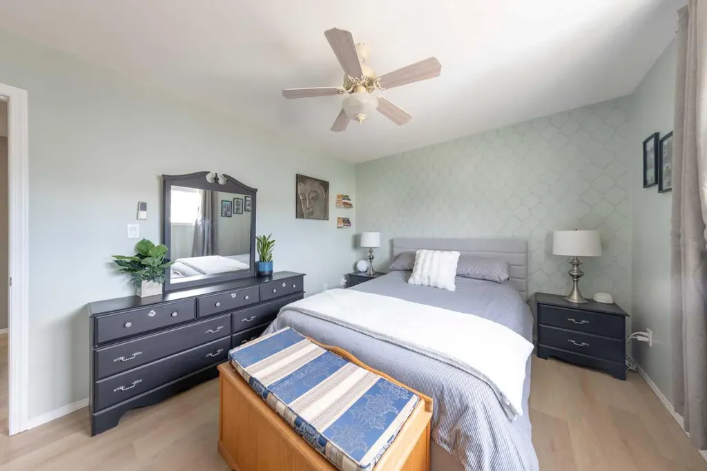 4811 47 Avenue Lloydminster SK S9V0T9