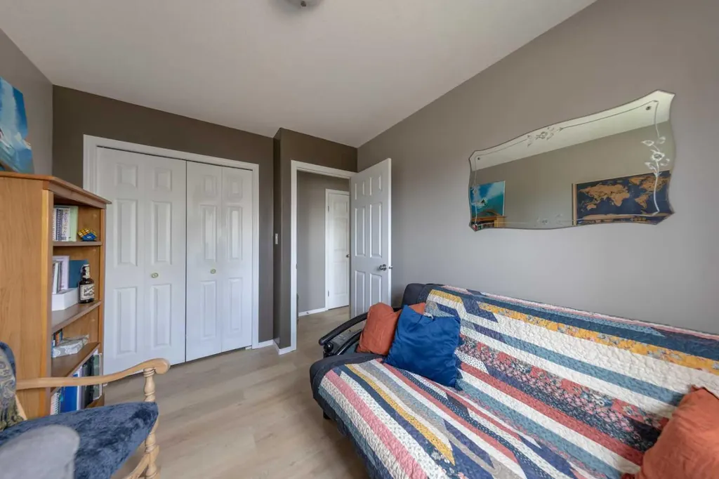 4811 47 Avenue Lloydminster SK S9V0T9