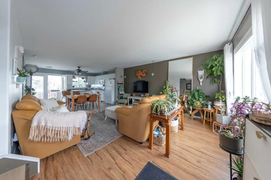 4811 47 Avenue Lloydminster SK S9V0T9
