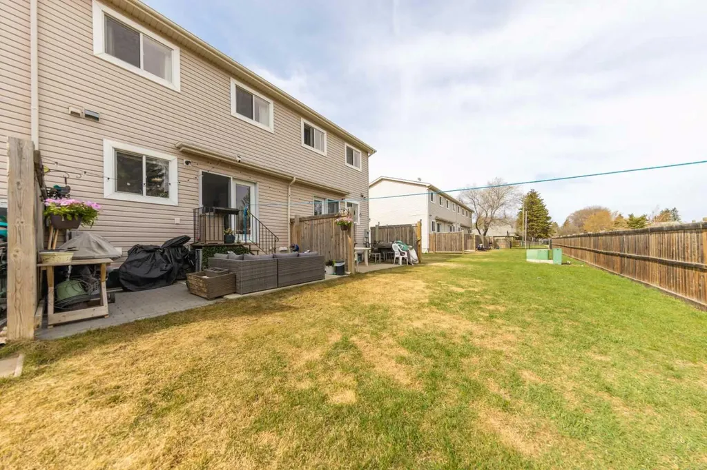 4811 47 Avenue Lloydminster SK S9V0T9
