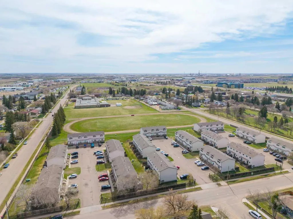 4811 47 Avenue Lloydminster SK S9V0T9