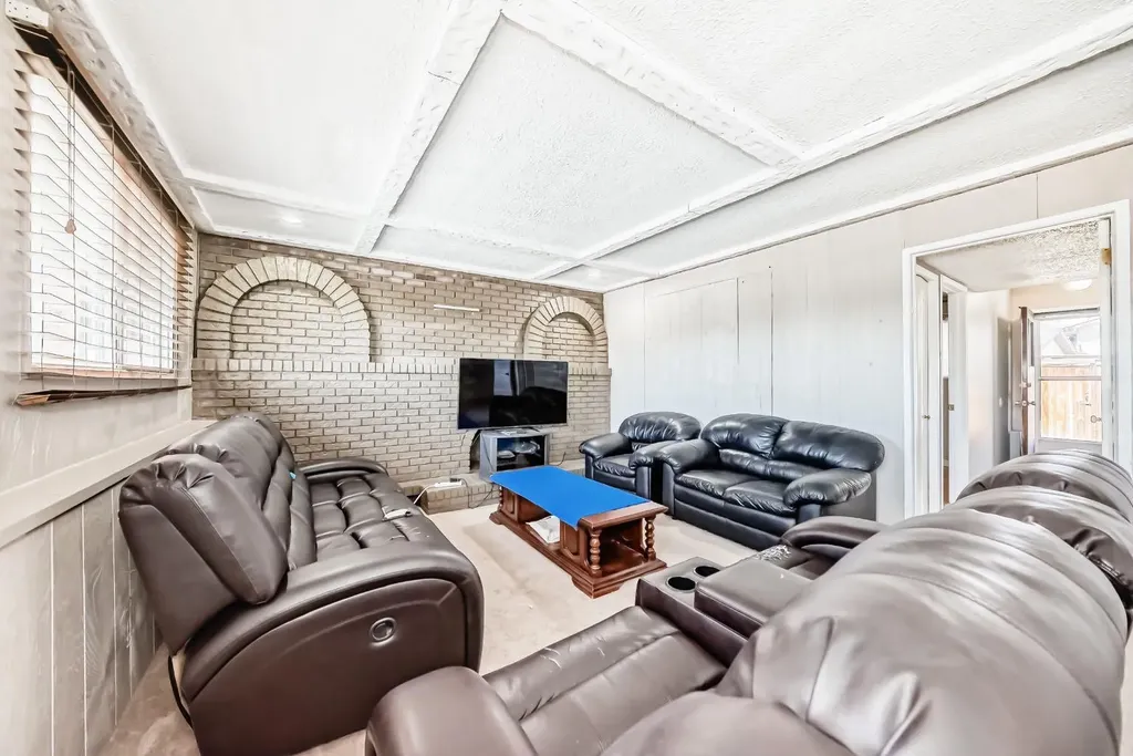 28 Rundlelawn Place NE Calgary AB T1Y3P5