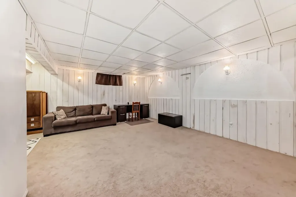 28 Rundlelawn Place NE Calgary AB T1Y3P5