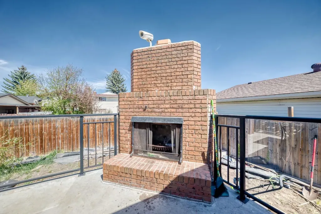 28 Rundlelawn Place NE Calgary AB T1Y3P5