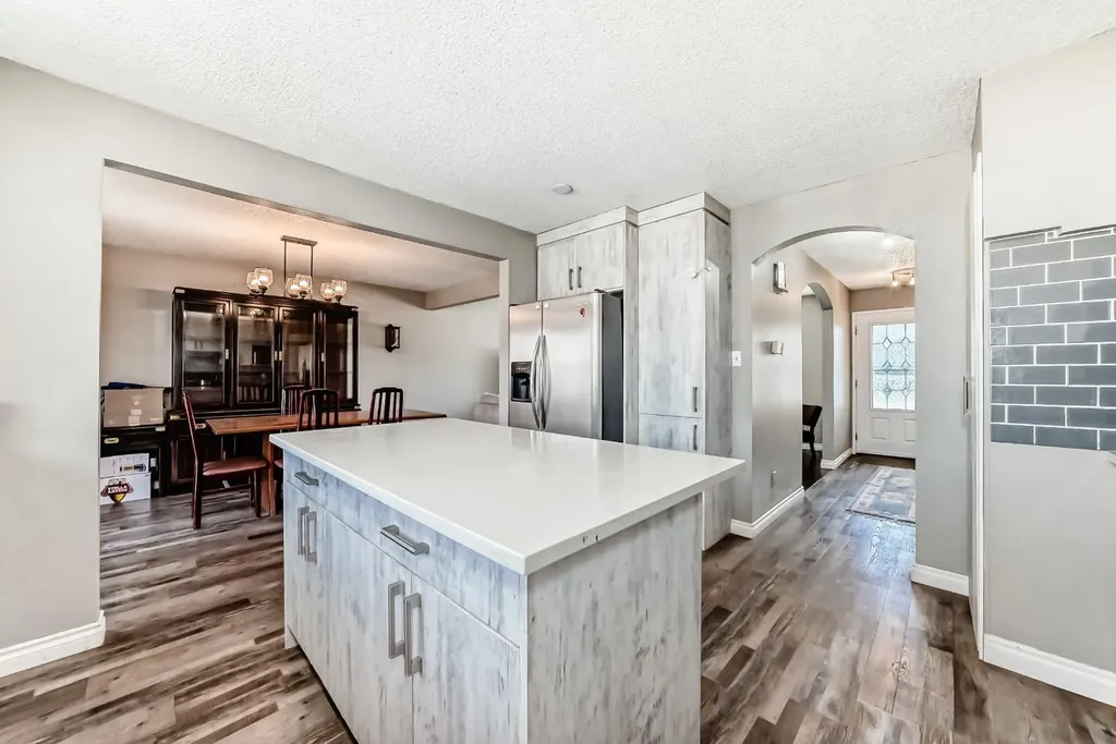 28 Rundlelawn Place NE Calgary AB T1Y3P5